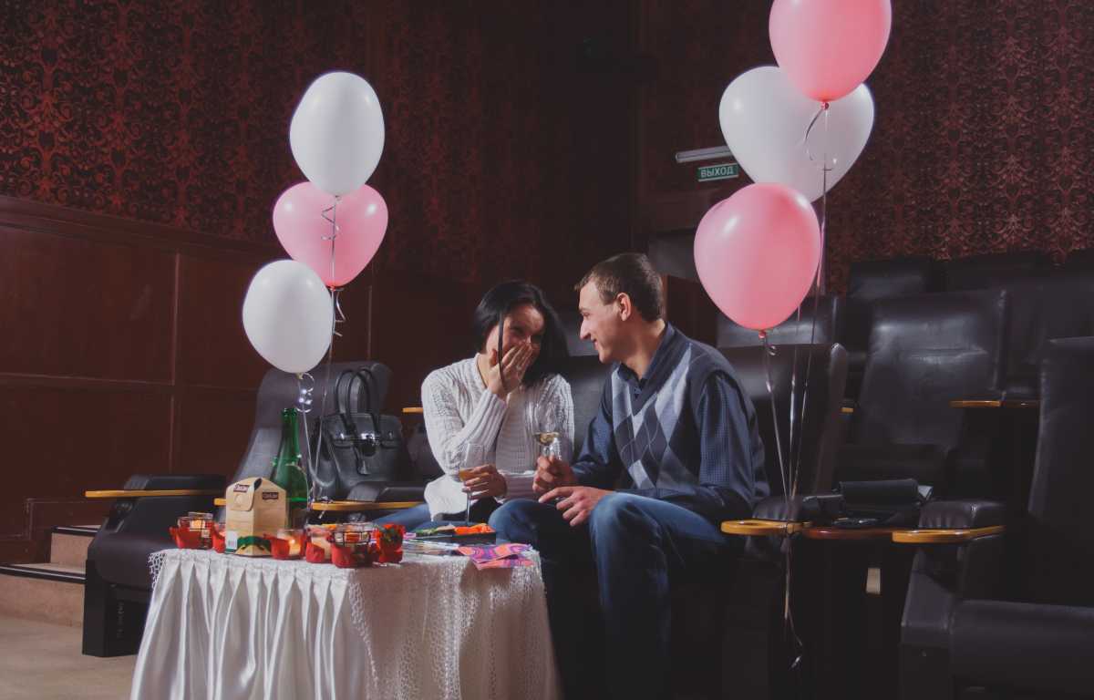 Романтическое свидание в кинотеатре в Иркутске