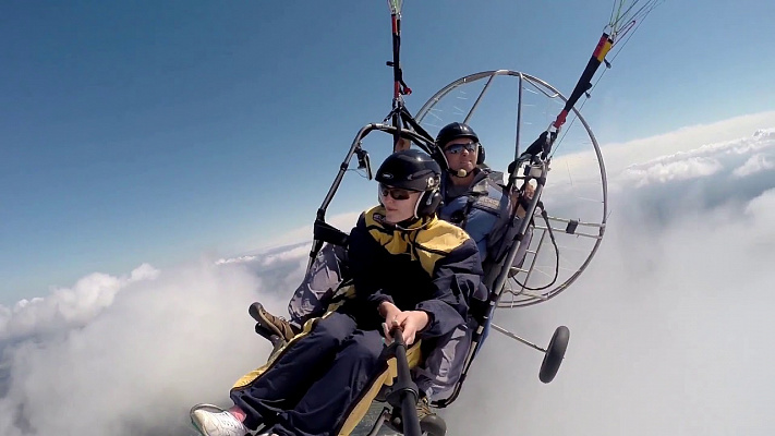 Полёт с инструктором на параплане в Иркутске. Ultra Подарки. Полёт с инструктором на параплане в Иркутске. Попробуйте полёт на двухместном параплане над столицей. Сервис: UltraPodarki.ru 8 800 505 95 30. Полёт на параплане, полёт на параплане Иркутск, полёт с инструктором на параплане Иркутск, полёт с инструктором на параплане, параплан Иркутск, параплан, парапланеризм Иркутск, купить параплан Иркутск