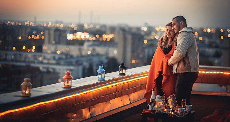 Романтическое свидание на крыше в Иркутске. Ultra Подарки. Купить романтическое свидание на крыше в Иркутске. Подарите самым близким незабываемые моменты и почувствуйте друг друга ещё ближе. Сервис UltraPodarki.ru 8 800 505 95 30. Романтическое свидание на крышев Иркутске, свидание на крышев Иркутске, свидание, сертификат на свидание на крыше, сертификат на свидание в Иркутске, купить свидание на крыше, купить свидание Иркутск