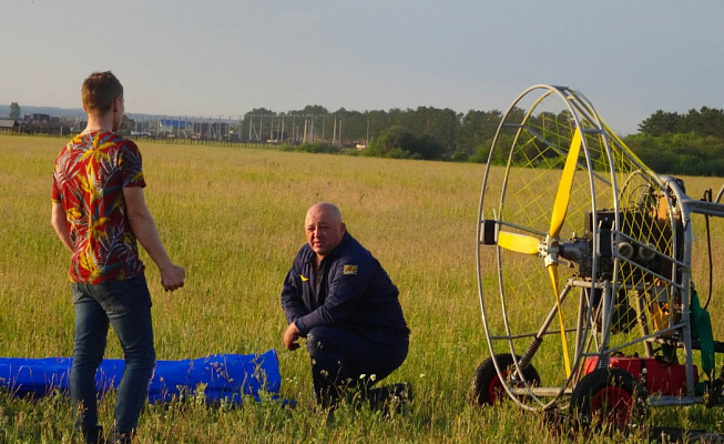 Полёт с инструктором на параплане в Иркутске. Ultra Подарки. Полёт с инструктором на параплане в Иркутске. Попробуйте полёт на двухместном параплане над столицей. Сервис: UltraPodarki.ru 8 800 505 95 30. Полёт на параплане, полёт на параплане Иркутск, полёт с инструктором на параплане Иркутск, полёт с инструктором на параплане, параплан Иркутск, параплан, парапланеризм Иркутск, купить параплан Иркутск