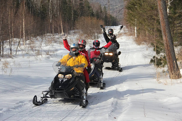 Катание на снегоходах в Иркутске в подарок. Сервис Ultra Подарки
. Подарочный сертификат на катание на снегоходах в Иркутске с друзьями. Закажите прокат снегоходов в подарок для мужчины по привлекательным ценам. Живописные маршруты для езды на снегоходах это отличная возможность активного отдыха. Сервис UltraPodarki.ru 8 800 505 95 30. катание на снегоходах, подарочный сертификат на катание на снегоходе, прокат снегоходов, прокат снегоходов Иркутск, катание на снегоходах Иркутск, езда на снегоходе
