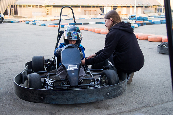 Картинг в Иркутске. ULTRA ПОДАРКИ. Купить картинг в Иркутске. Попробуйте участие в настоящей гонке и получите порцию незабываемых эмоций. Гонки на картах - это приятно и доступно. Сервис UltraPodarki.ru 8 (800) 505 95-30. Картинг Иркутск, картинг, гонки на картах Иркутск, гонки на картах, езда на карте Иркутск, езда на карте, купить картинг Иркутск, купить картинг, картинг цена Иркутск, картинг цена, картинг клуб Иркутск, картинг клуб, картинг центр, картинг центр Иркутск