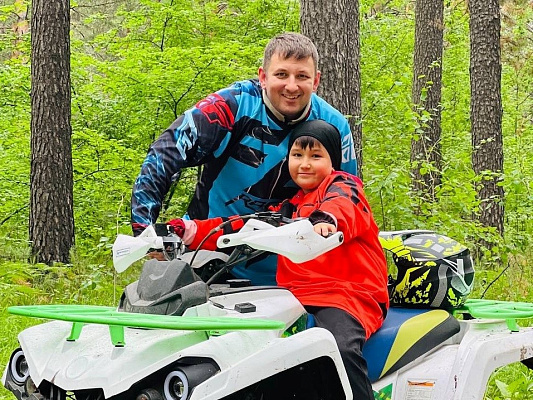 Катание на квадроциклах в Иркутске. Сервис Ultra Подарки. Подарочный сертификат на катание на квадроциклах в Иркутске. Закажите катание на квадроциклах недорого и наслаждайтесь активным отдыхом с друзьями. Выбирайте живописные маршруты для езды на квадроциклах. Сервис UltraPodarki.ru 8800-505-9530. Катание на квадроциклах, Прокат квадроциклов, езда на квадроцикле, прокат квадроциклов Иркутск, катание на квадроциклах Иркутск, Катание на квадроциклах зимой, Катание на квадроциклах летом, Сертификат на катание на квадроциклах 

