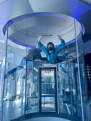 Полёт в аэротрубе  в Иркутске. Ultra Подарки. Полёт в аэротрубе  в Иркутске. Попробуйте полёт в аэротрубе . Сервис: UltraPodarki.ru 8 800 505 95 30. Полёт в аэротрубе , аэротруба Иркутск, полёт Иркутск